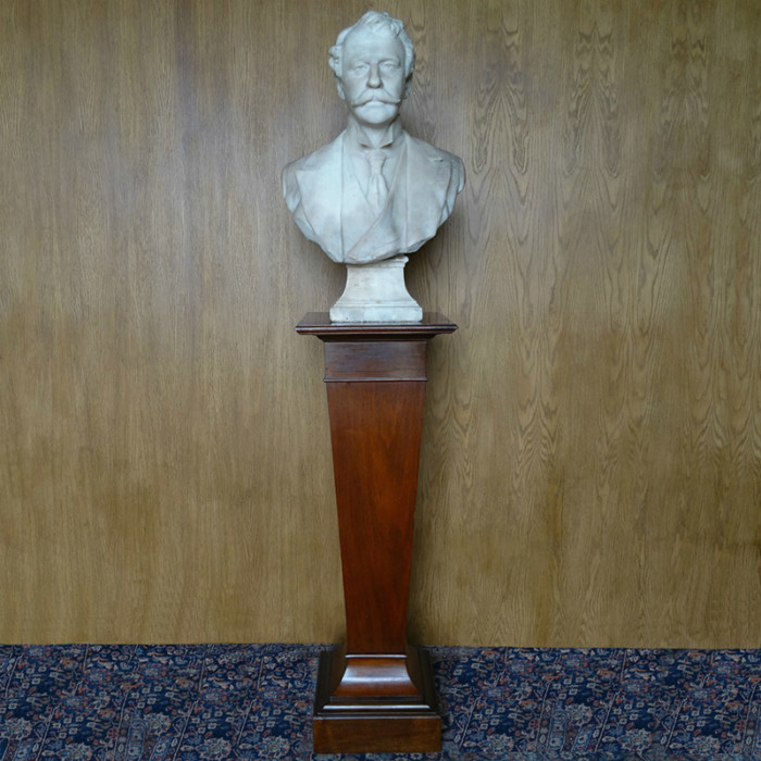 Marble bust of Surgeon to King Edward VII 1