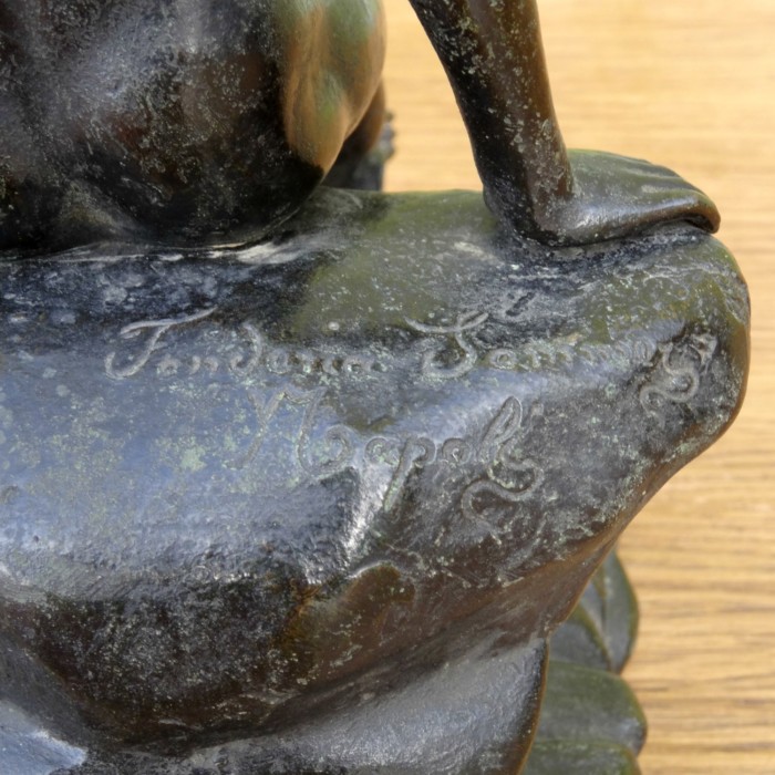 Bronze of seated Mercury (5)