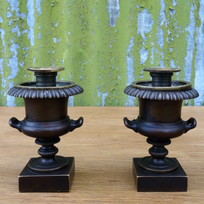 Bronze urns (3)