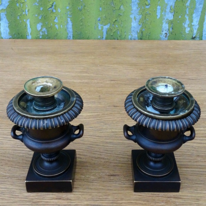 Bronze urns (4)