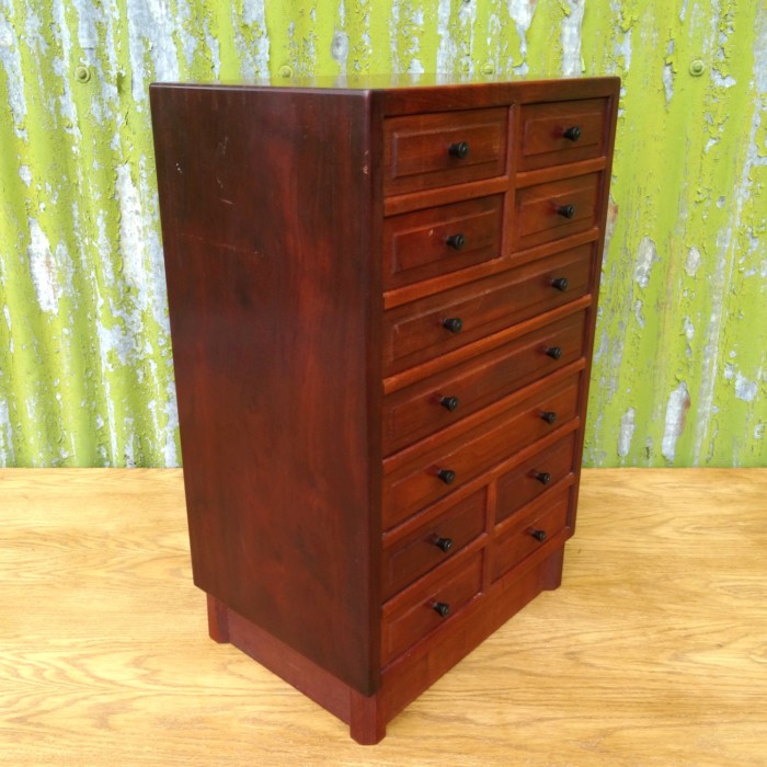 Gordon Russell mahogany chest (2)