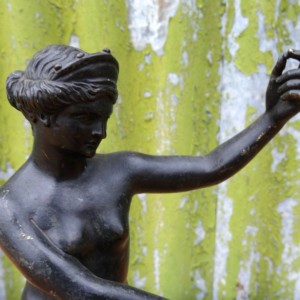 Bronze Venus de Capua 472