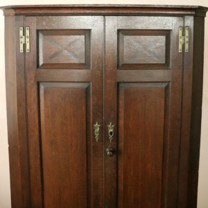 Oak Cupboard (2)