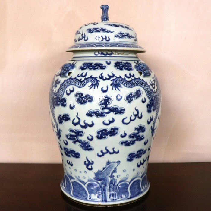 Large Chinese Jar and Cover (7)