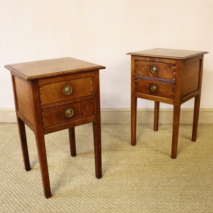 Pair of Gordon Russell Oak Bedside Chests (1)