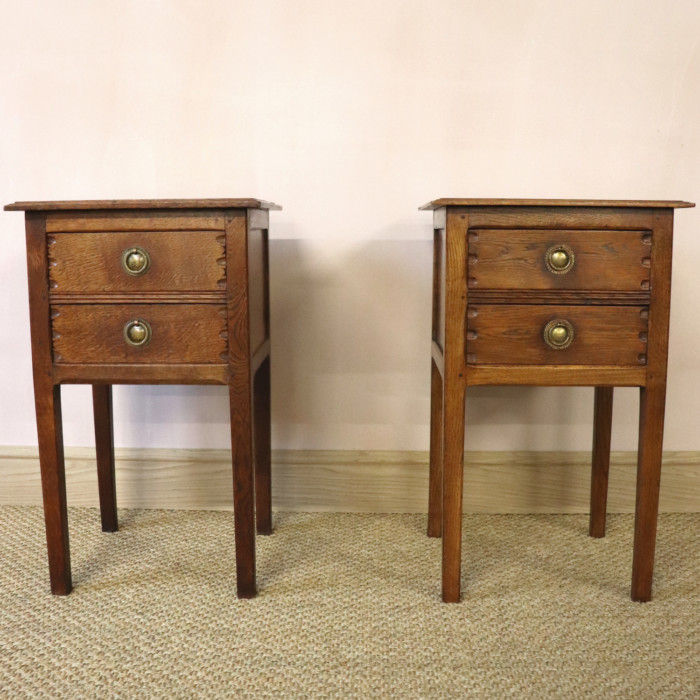 Pair of Gordon Russell Oak Bedside Chests (4)