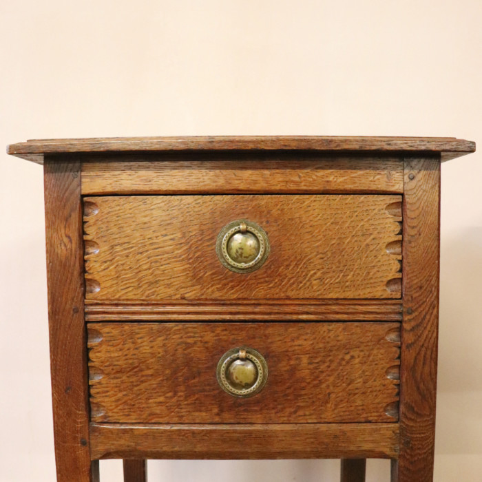 Pair of Gordon Russell Oak Bedside Chests (6)