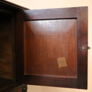 Bullock Bedside Table (14)