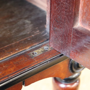 Bullock Bedside Table (15)
