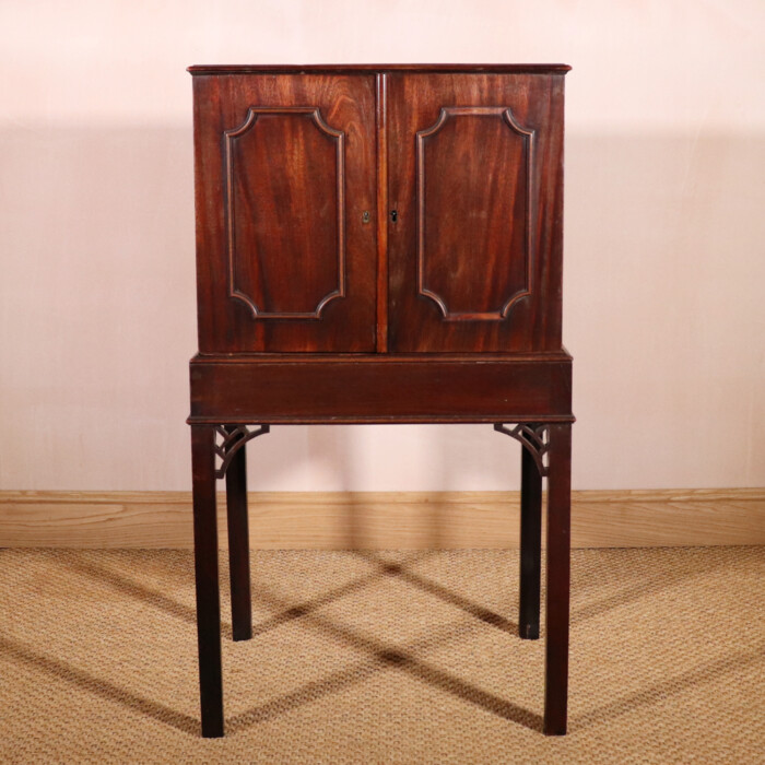 Chippendale Cabinet on Stand (1)