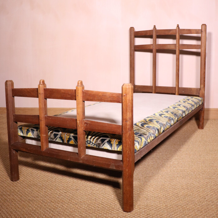 Gordon Russell Bed (7)