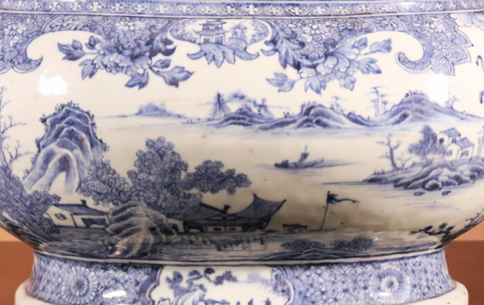Large Chinese Wine Cistern (5)