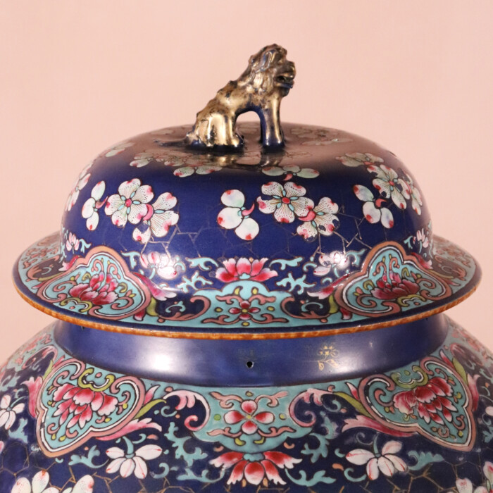 Large Pair Of Chinese Jars and Covers (3)