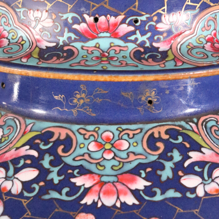 Large Pair Of Chinese Jars and Covers (4)