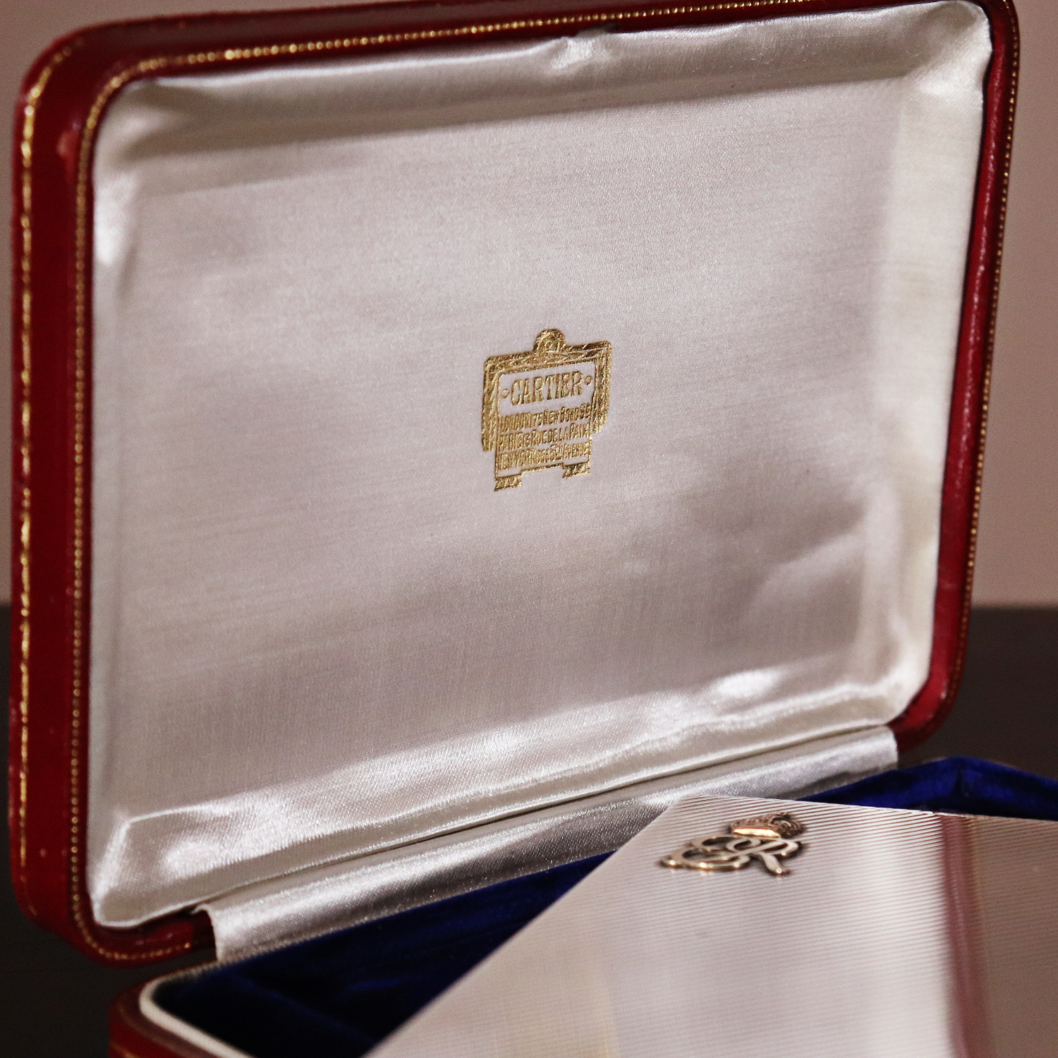 The Queen Mother’s Notelet Case (16)