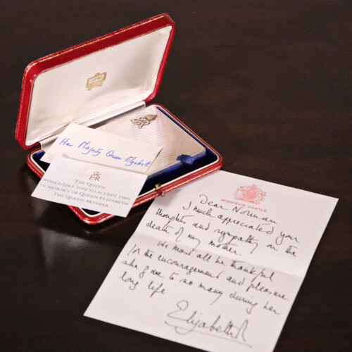 The Queen Mother’s Notelet Case (22)