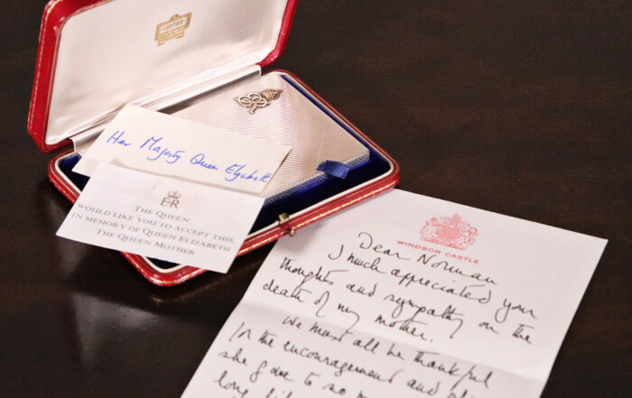 The Queen Mother’s Notelet Case (22)
